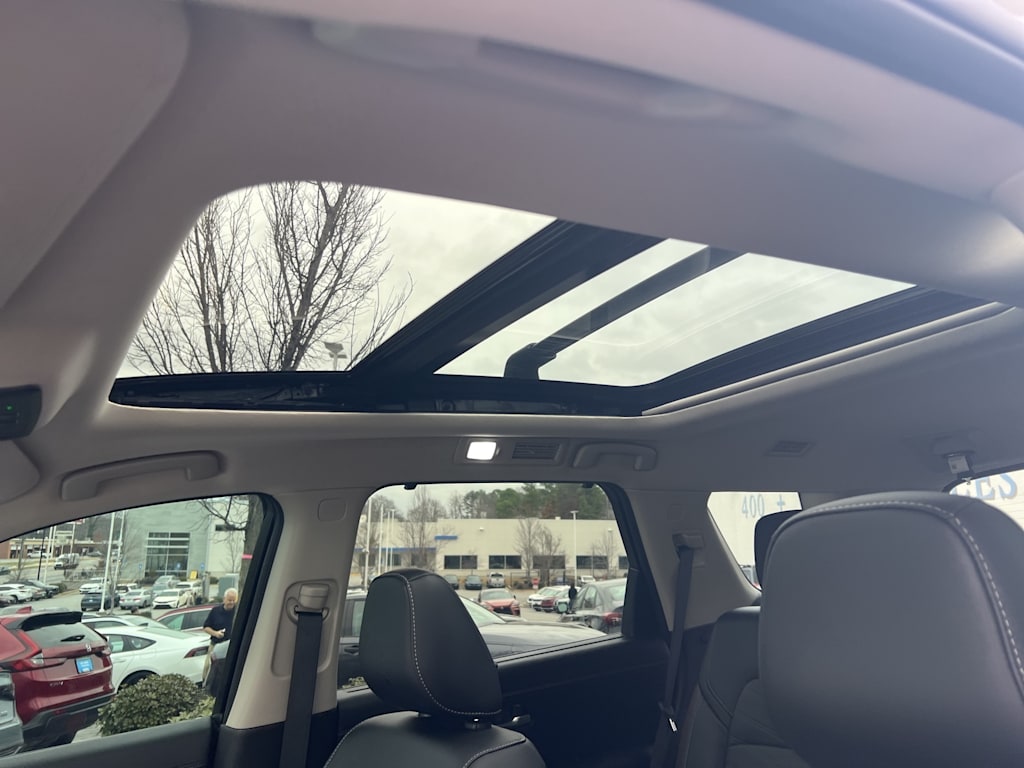 Thumbnail: 2023 Nissan Pathfinder - 21