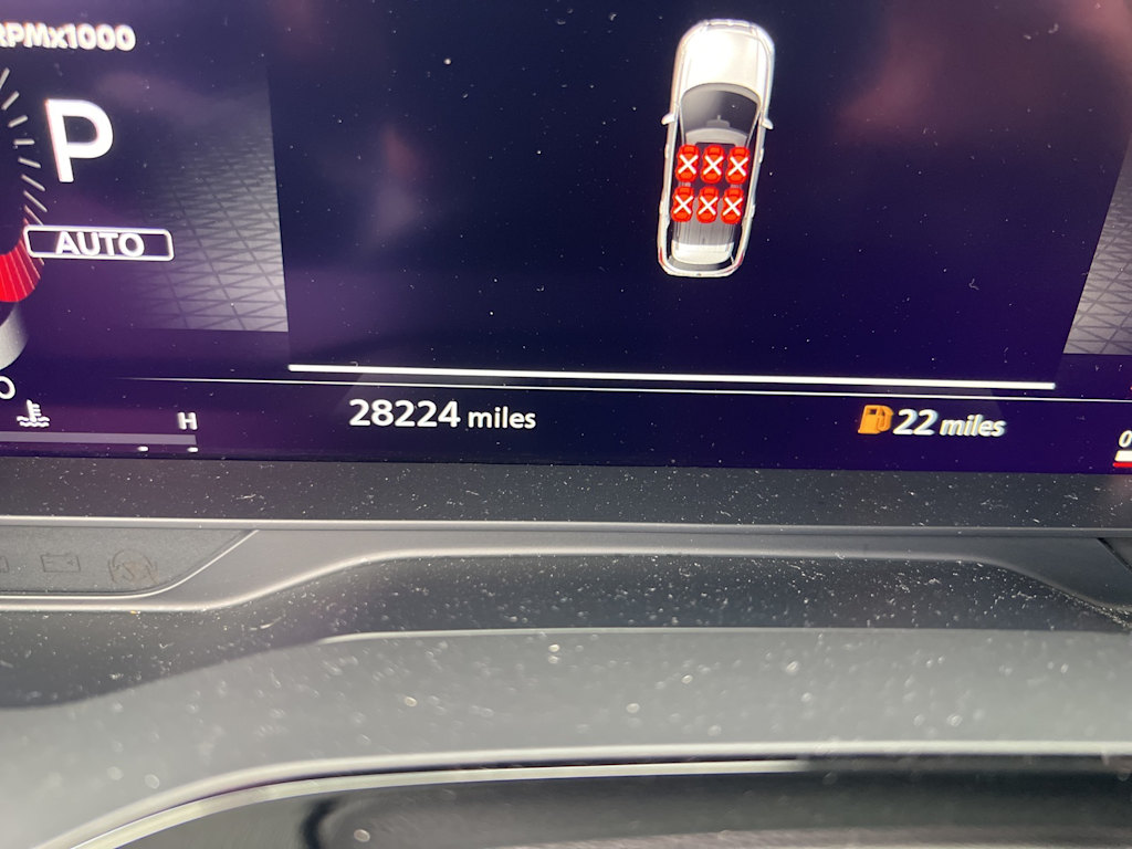 Thumbnail: 2023 Nissan Pathfinder - 9