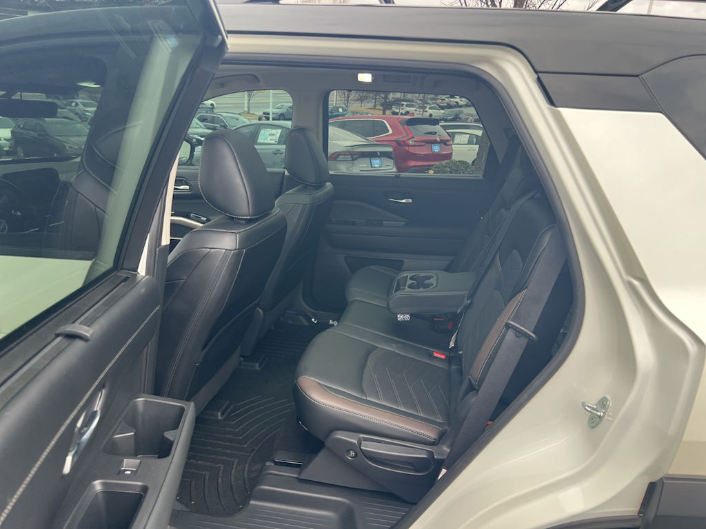 Thumbnail: 2023 Nissan Pathfinder - 7