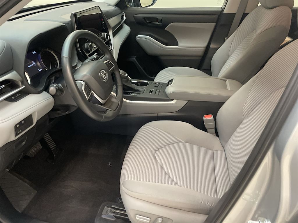 Thumbnail: 2023 Toyota Highlander - 8