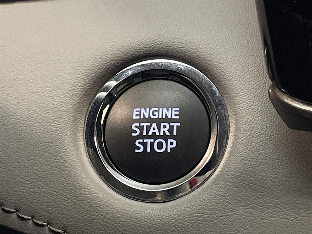 Thumbnail: 2023 Toyota Highlander - 15