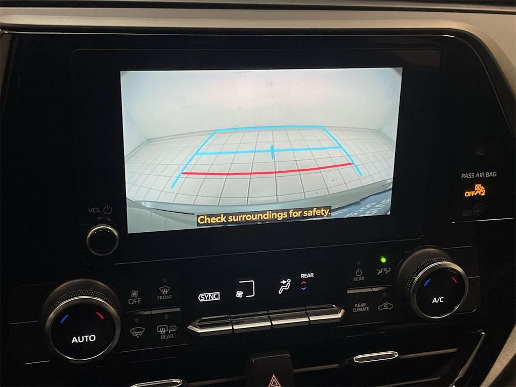 Thumbnail: 2023 Toyota Highlander - 10