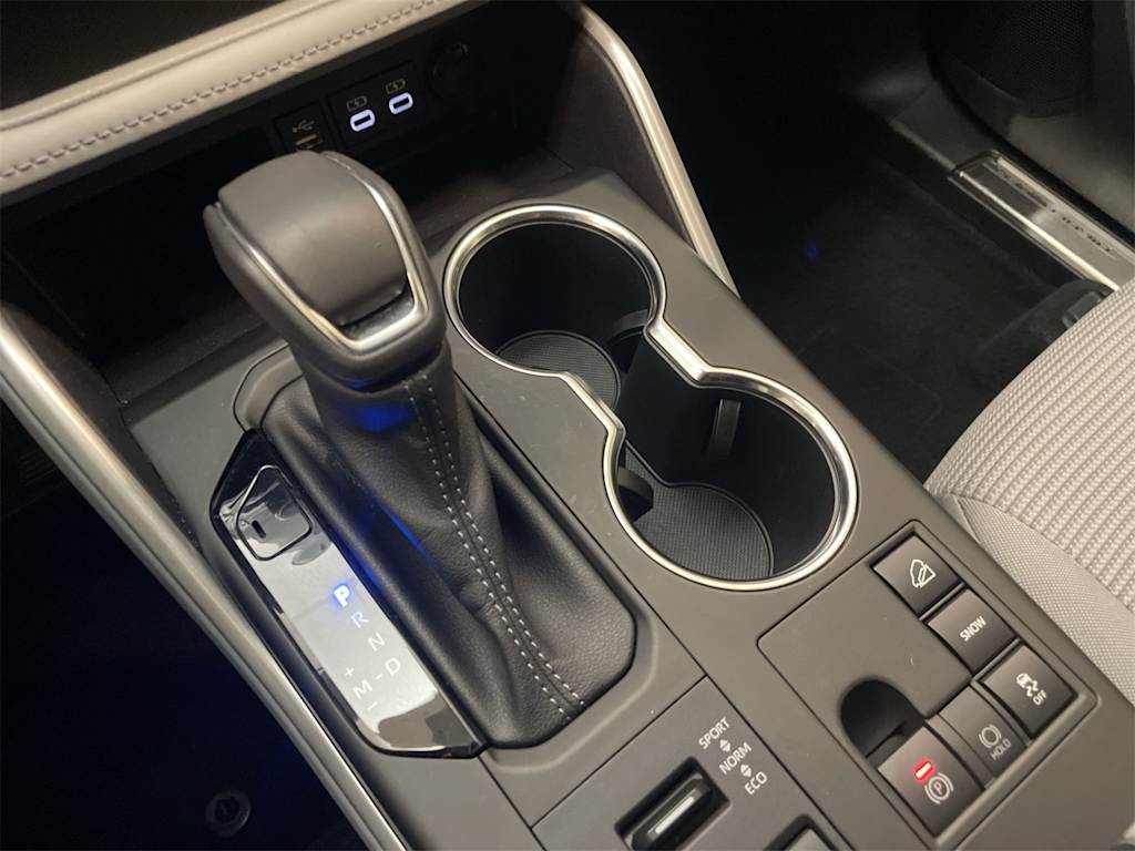 Thumbnail: 2023 Toyota Highlander - 11