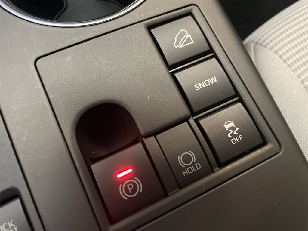 Thumbnail: 2023 Toyota Highlander - 30