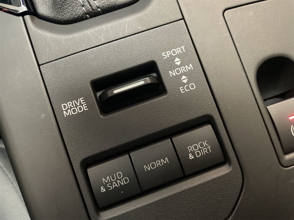 Thumbnail: 2023 Toyota Highlander - 29