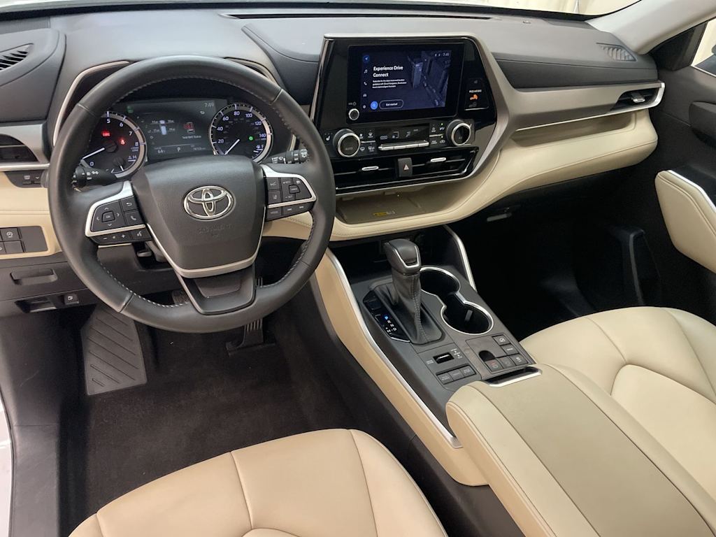 Thumbnail: 2023 Toyota Highlander - 7