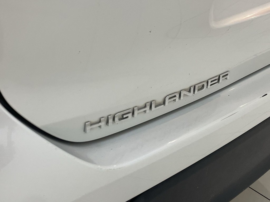 Thumbnail: 2023 Toyota Highlander - 5