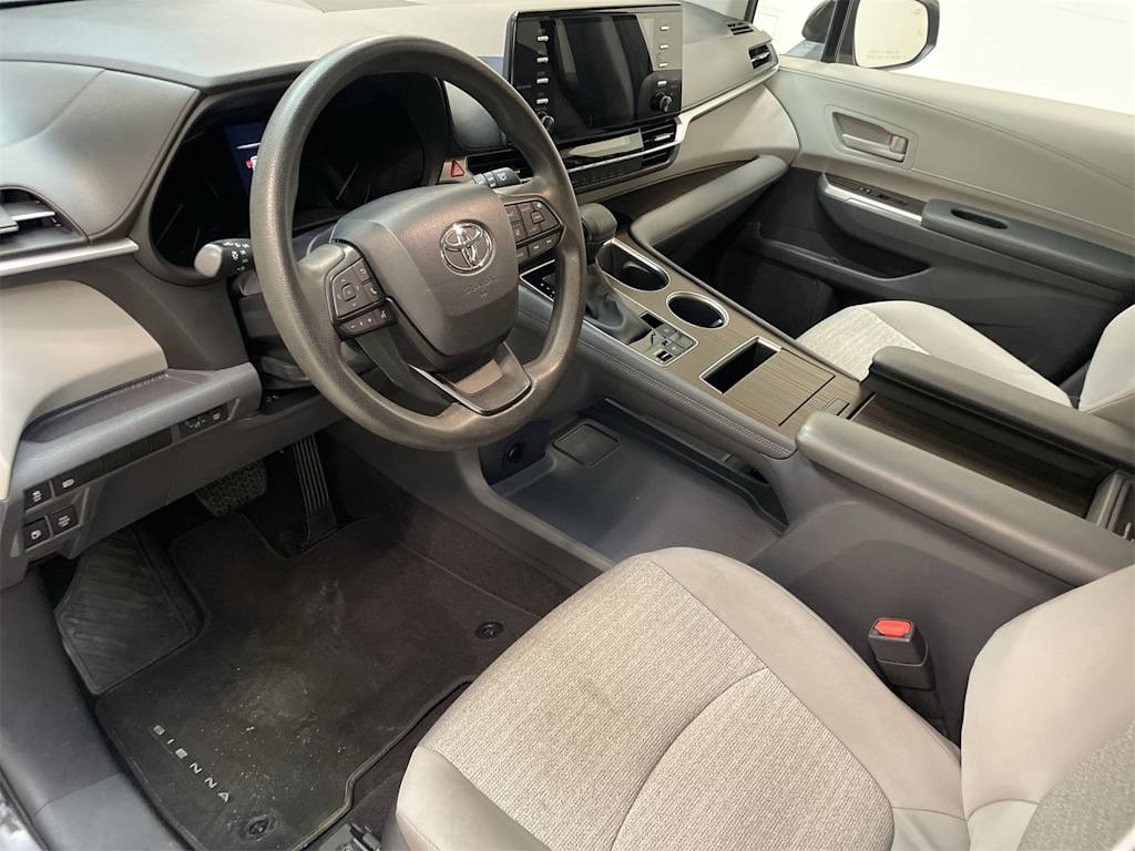 Thumbnail: 2023 Toyota Sienna - 2