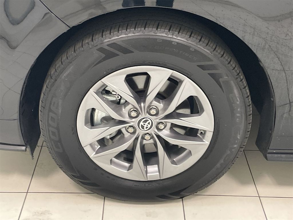 Thumbnail: 2023 Toyota Sienna - 6