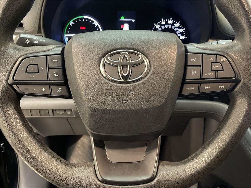 Thumbnail: 2023 Toyota Sienna - 18