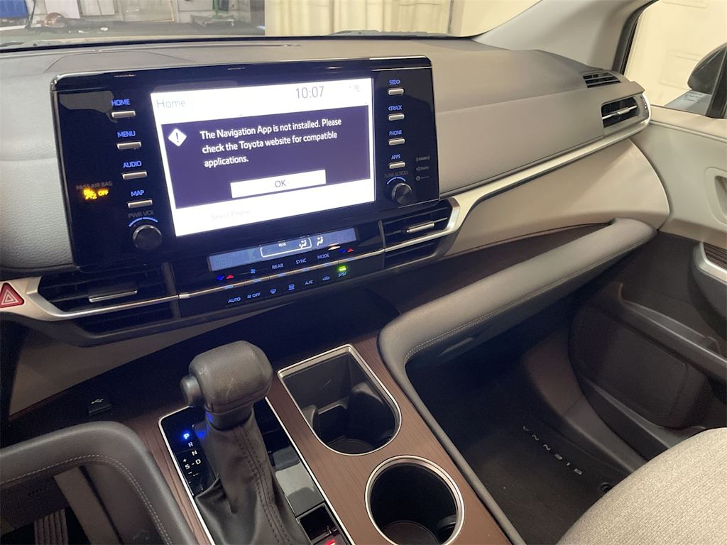 Thumbnail: 2023 Toyota Sienna - 27