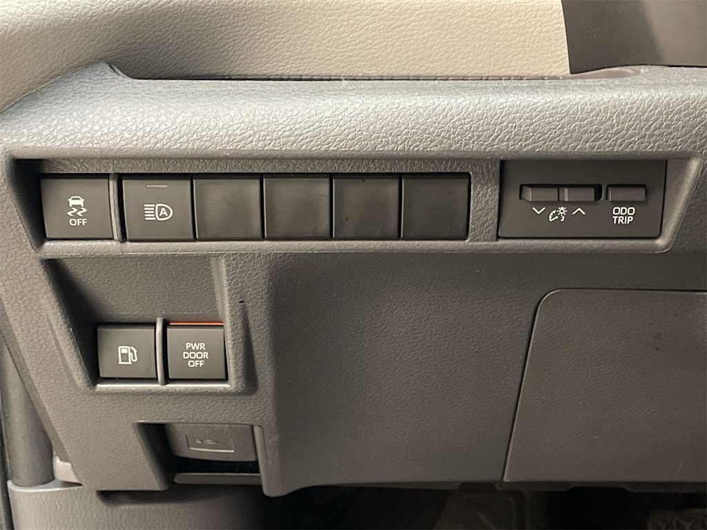 Thumbnail: 2023 Toyota Sienna - 30