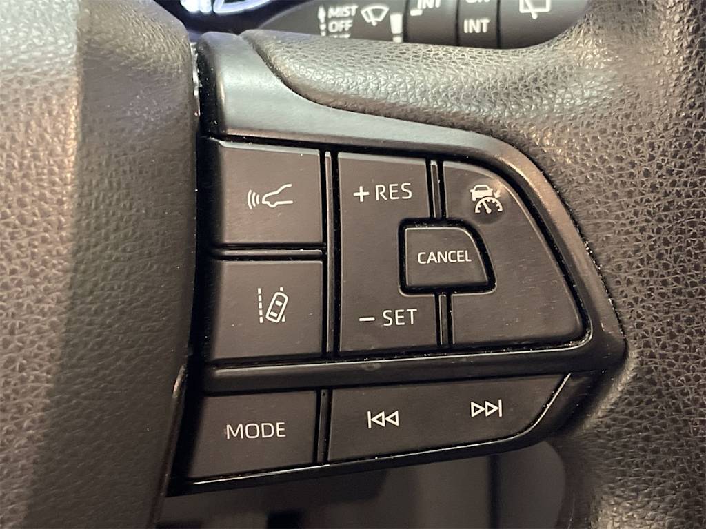 Thumbnail: 2023 Toyota Sienna - 20