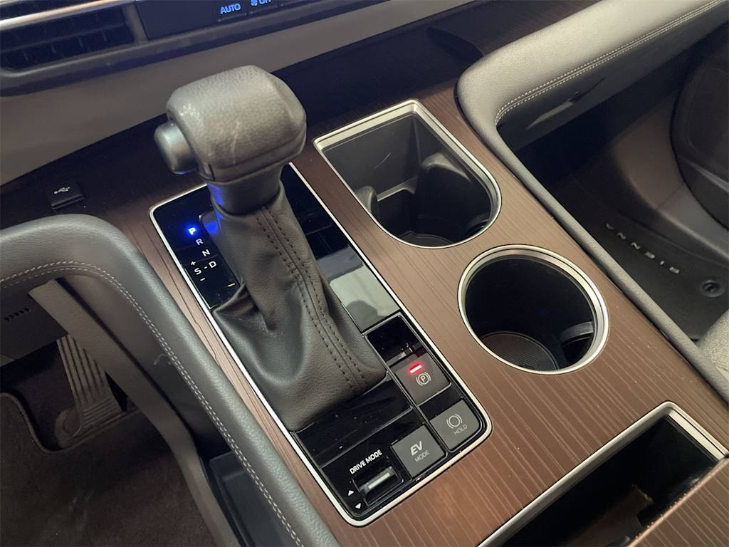 Thumbnail: 2023 Toyota Sienna - 11