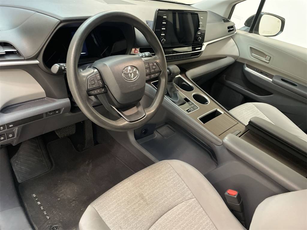 Thumbnail: 2023 Toyota Sienna - 7