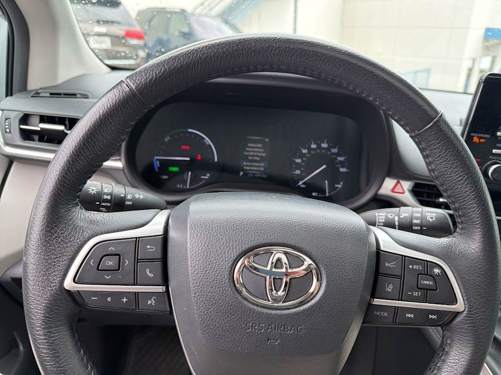 Thumbnail: 2023 Toyota Sienna - 25
