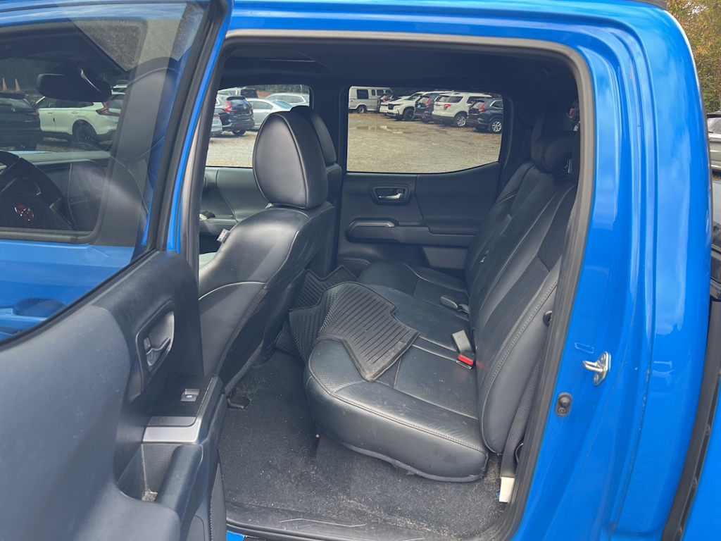 Thumbnail: 2019 Toyota Tacoma - 8