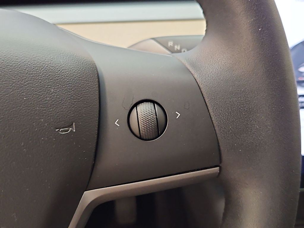 Thumbnail: 2020 Tesla Model 3 - 21