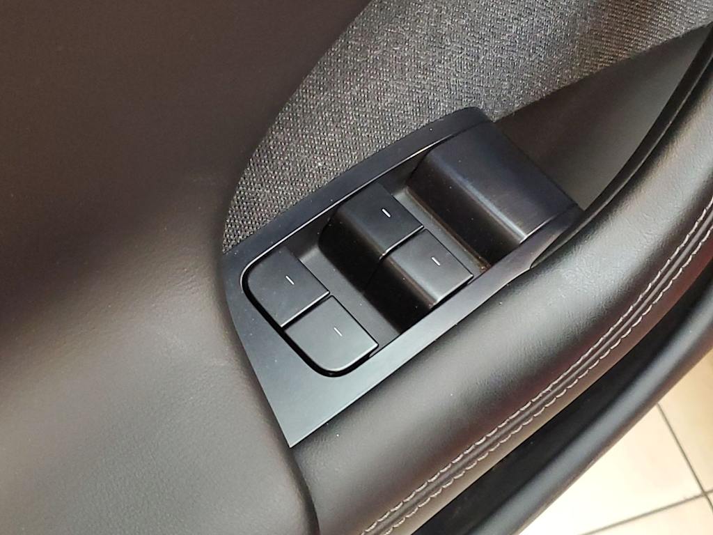 Thumbnail: 2021 Tesla Model S - 23