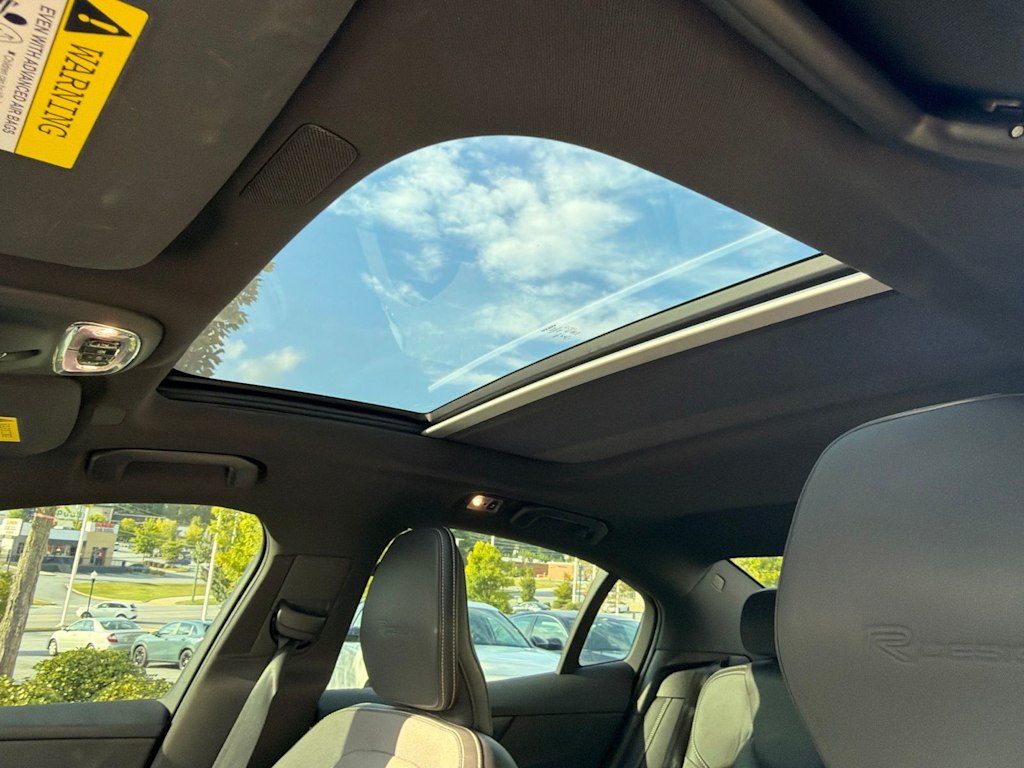 Thumbnail: 2019 Volvo S60 - 24