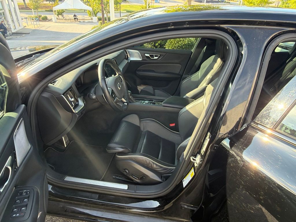 Thumbnail: 2019 Volvo S60 - 20