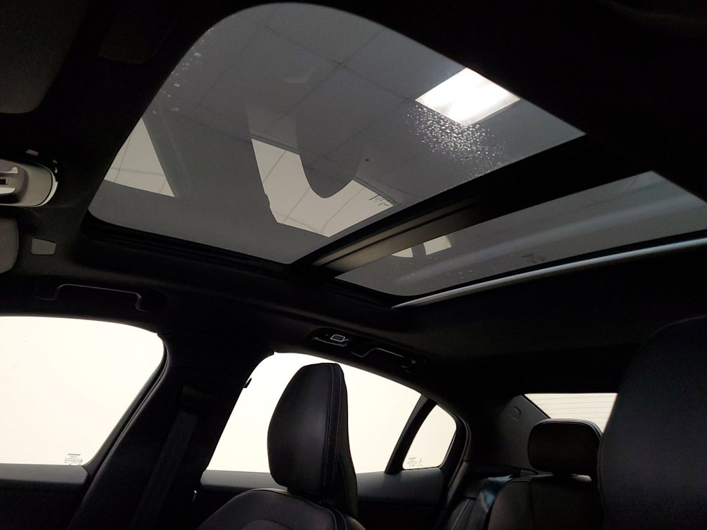 Thumbnail: 2024 Volvo S60 - 16