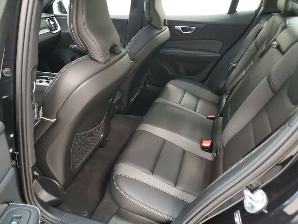 Thumbnail: 2024 Volvo S60 - 10