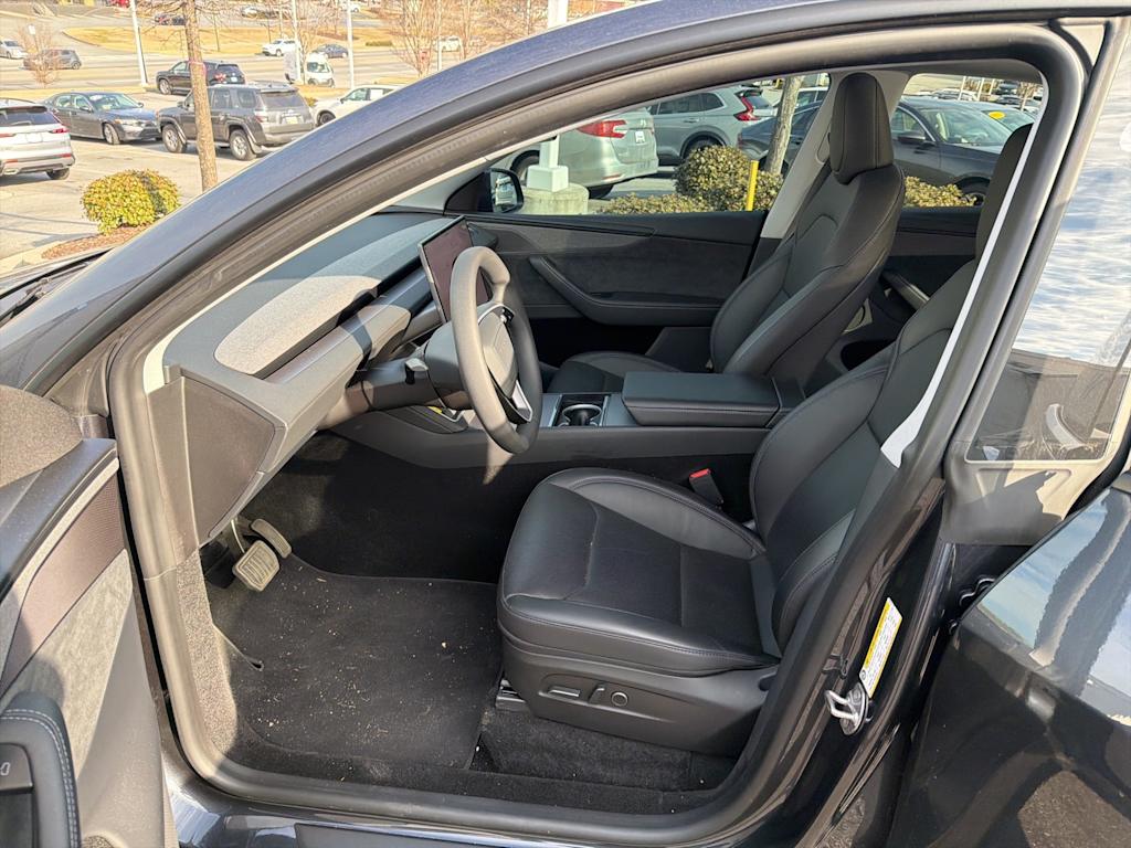 Thumbnail: 2026 Tesla Model Y - 17