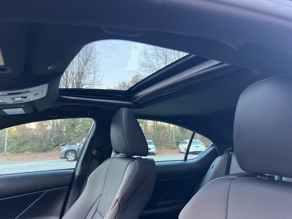 Thumbnail: 2024 Lexus ES - 21