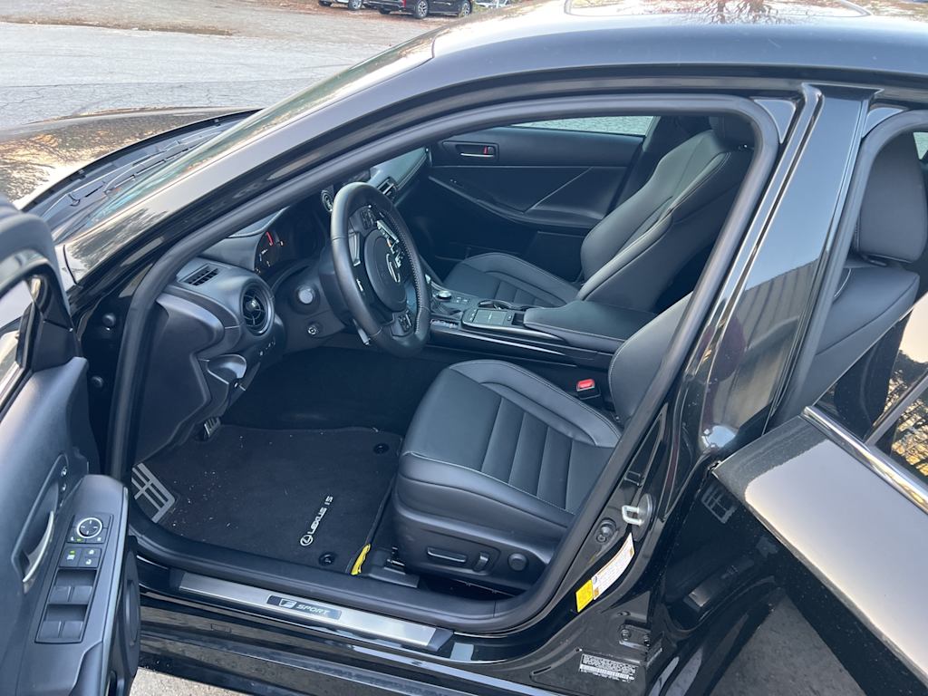 Thumbnail: 2024 Lexus ES - 8