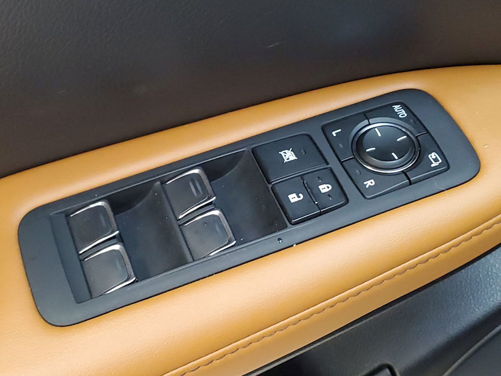 Thumbnail: 2021 Lexus RX - 24