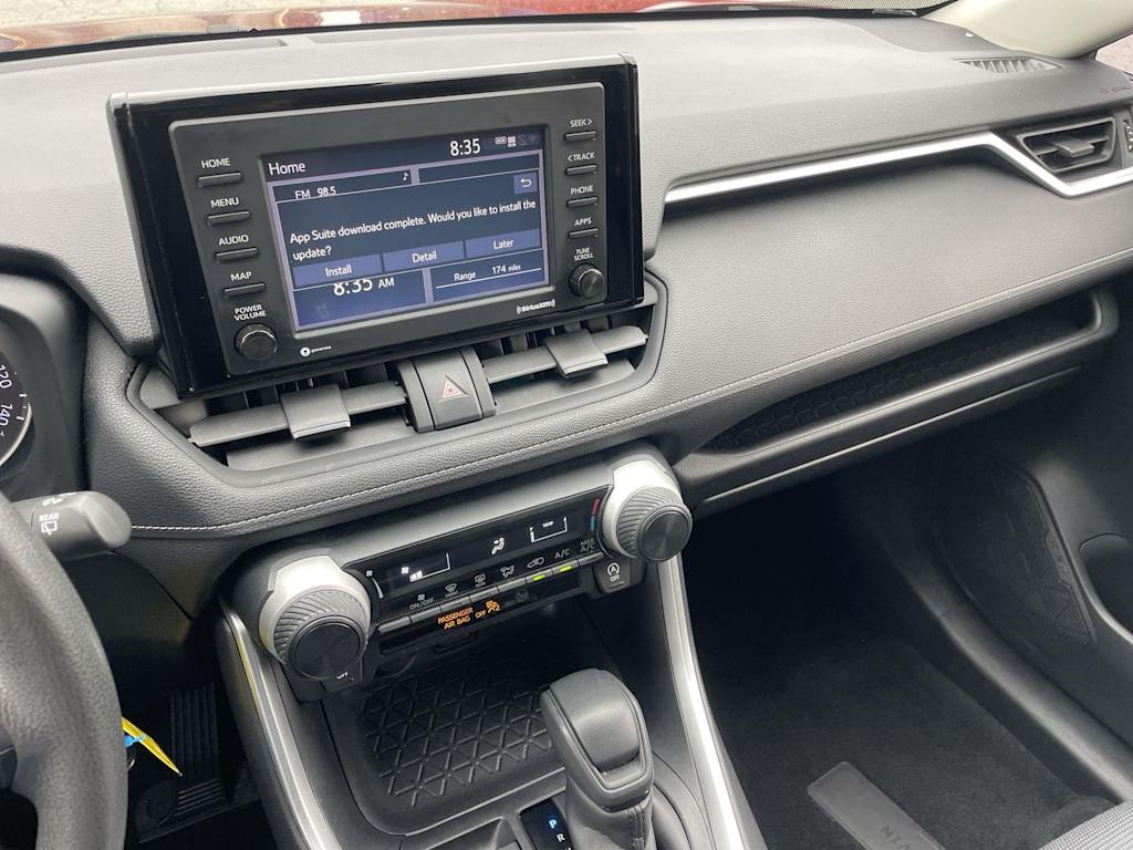 Thumbnail: 2020 Toyota RAV4 - 26