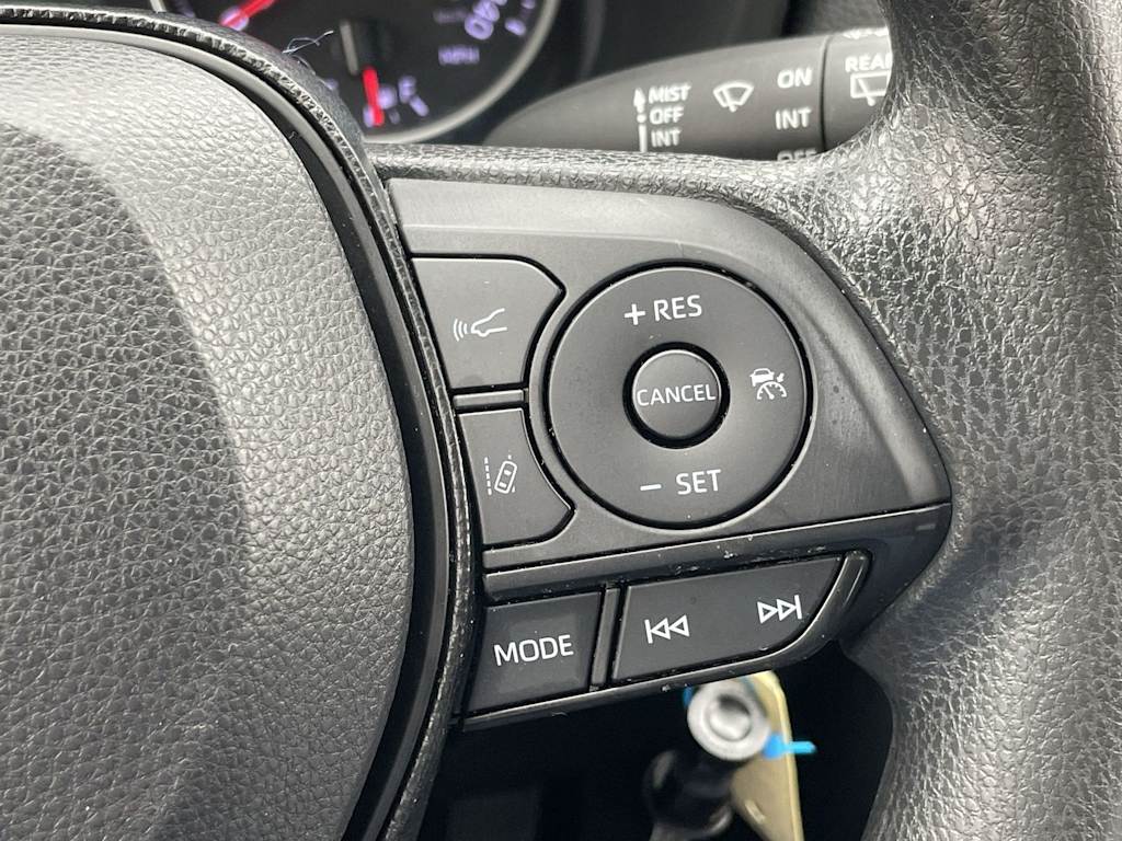 Thumbnail: 2020 Toyota RAV4 - 19