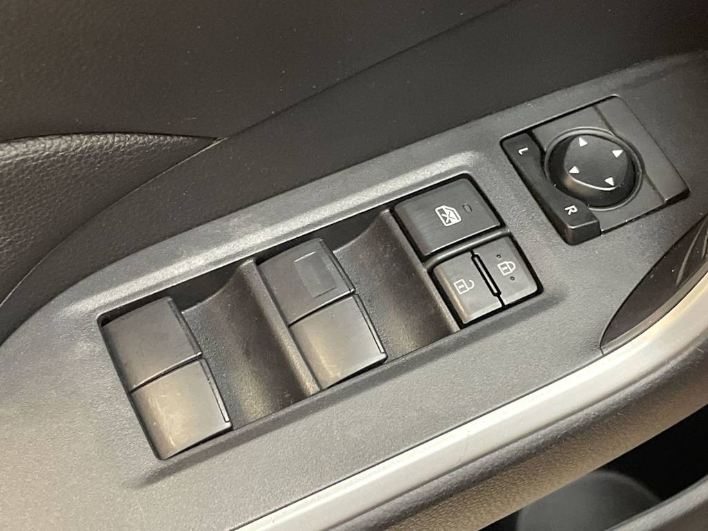 Thumbnail: 2020 Toyota RAV4 - 22