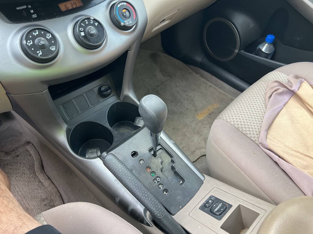 Thumbnail: 2006 Toyota RAV4 - 9