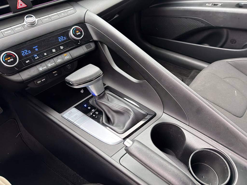 Thumbnail: 2024 Hyundai Elantra - 9