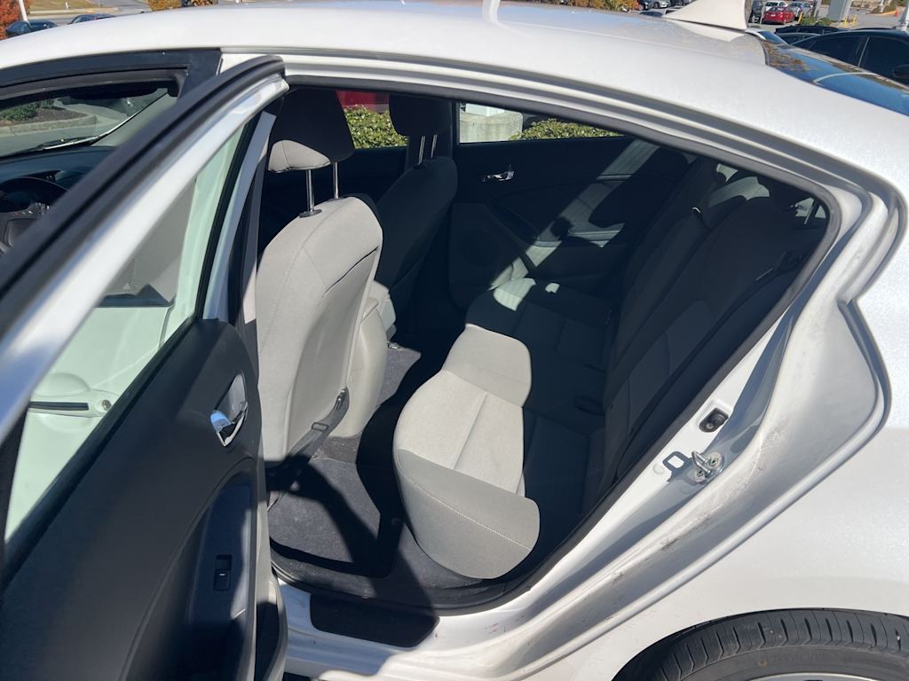 Thumbnail: 2016 Kia Forte - 6