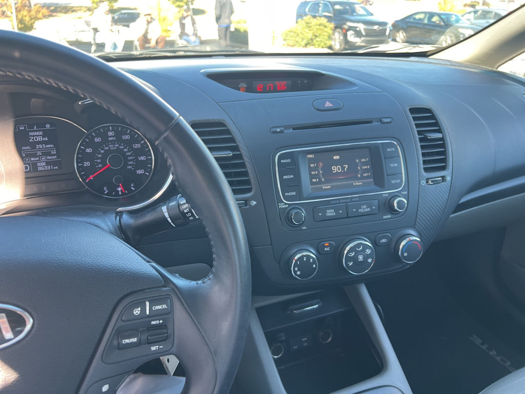 Thumbnail: 2016 Kia Forte - 7