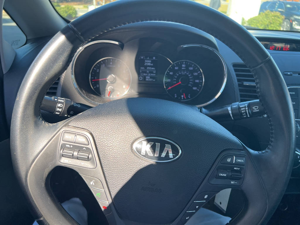 Thumbnail: 2016 Kia Forte - 21