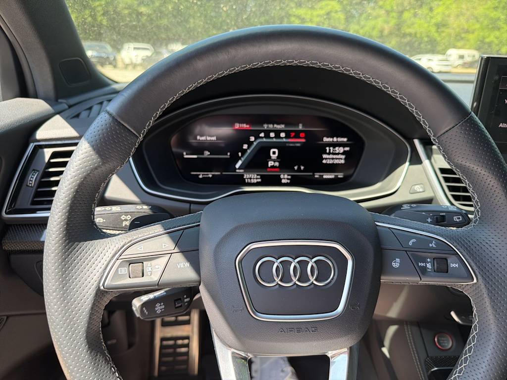 Thumbnail: 2024 Audi SQ5 - 2