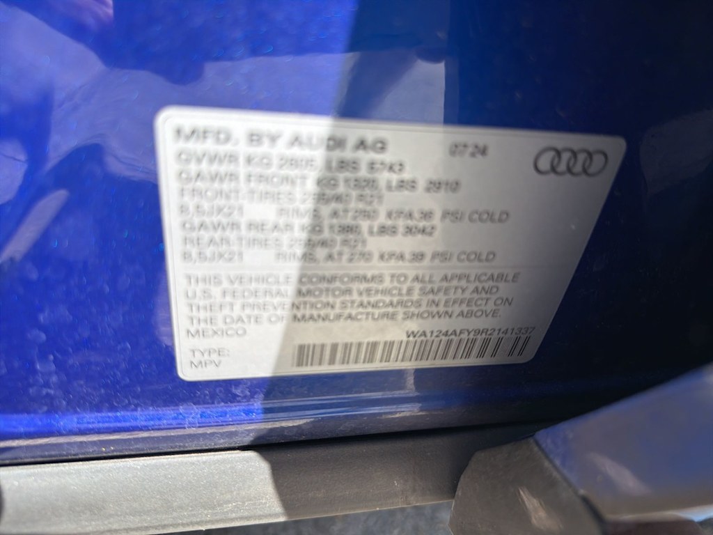 Thumbnail: 2024 Audi SQ5 - 10