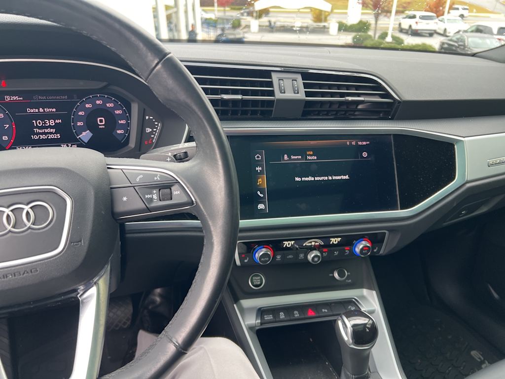 Thumbnail: 2021 Audi Q3 - 2