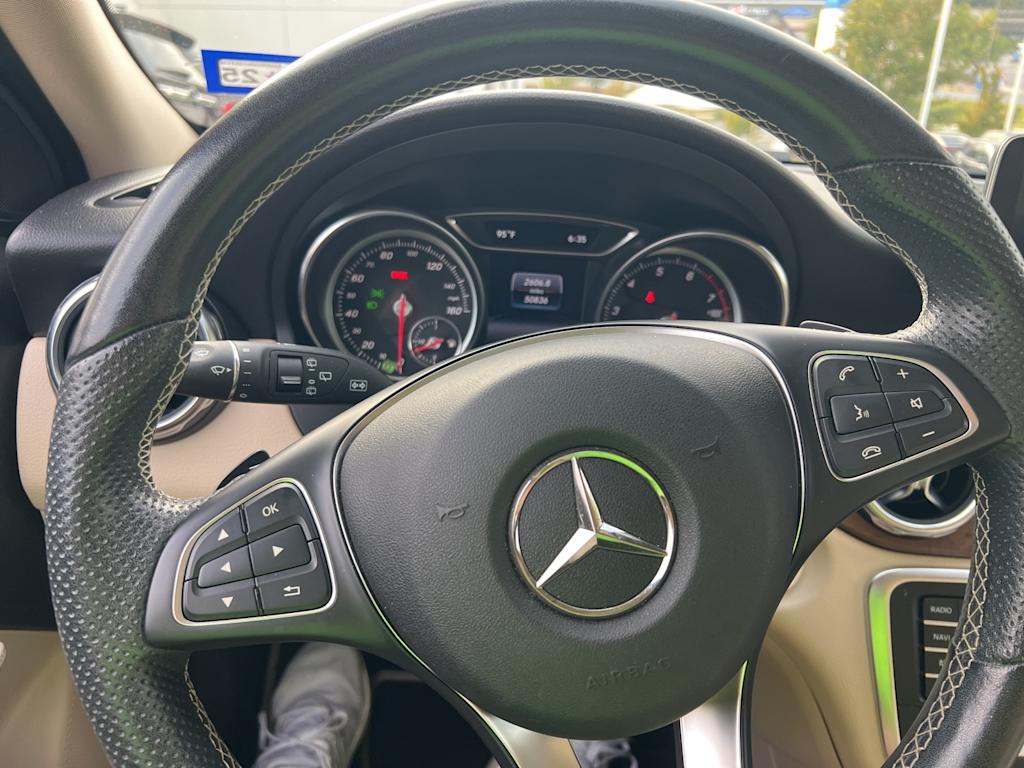 Thumbnail: 2019 Mercedes-Benz GLA - 21
