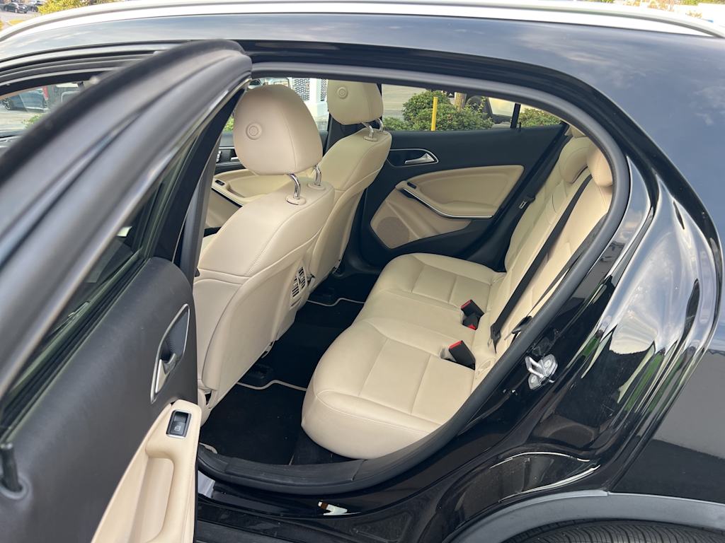 Thumbnail: 2019 Mercedes-Benz GLA - 8