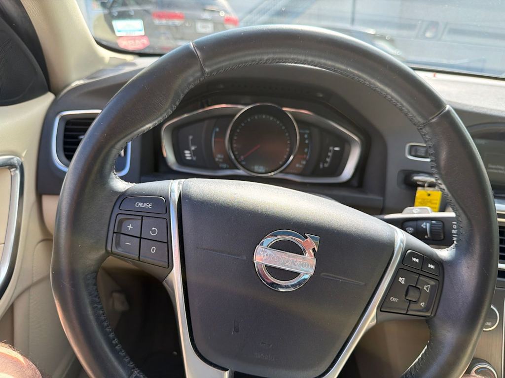 Thumbnail: 2014 Volvo S60 - 25