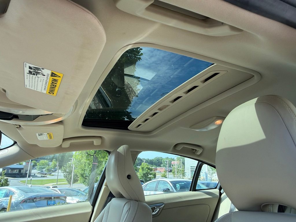 Thumbnail: 2014 Volvo S60 - 24