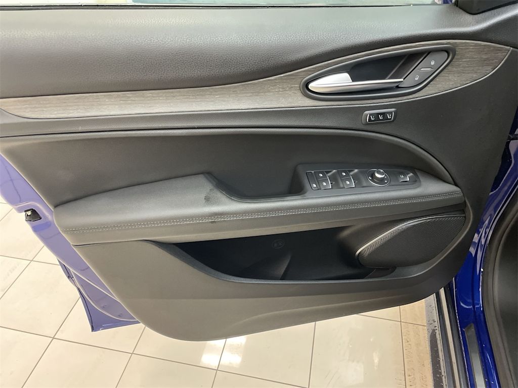 2022 Alfa Romeo Stelvio Ti 25