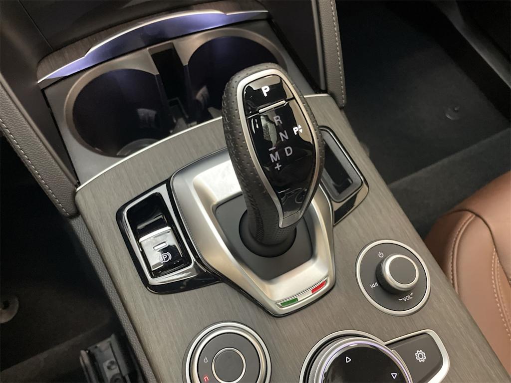 2022 Alfa Romeo Stelvio Ti 11