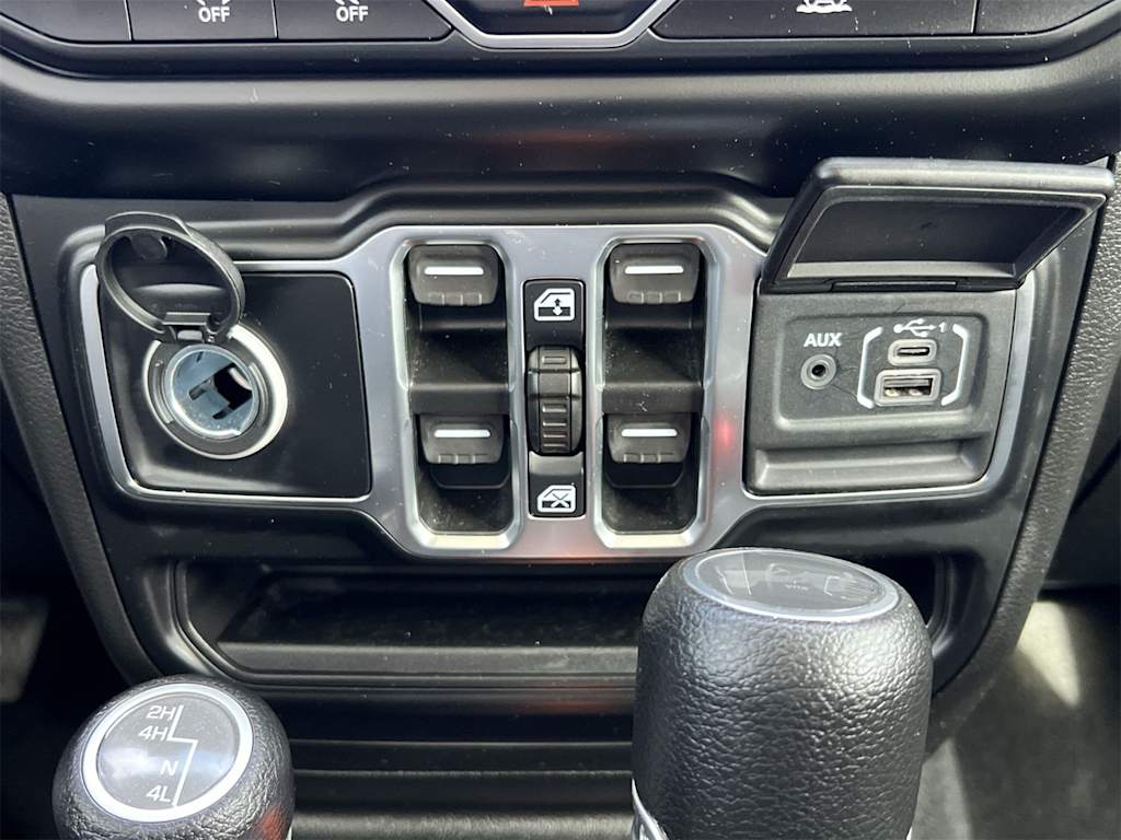 Thumbnail: 2023 Jeep Wrangler - 34