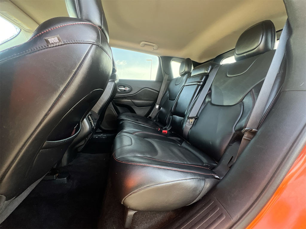 Thumbnail: 2015 Jeep Cherokee - 26